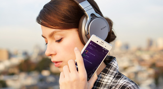 �n�C���]�Ή�Xperia&trade;�Ŋy����