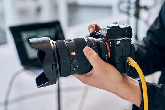�� �ʐ^�̃����Y�͕ʔ���FE 28-70mm F2 GM�ł�