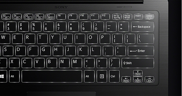 暗い環境でもタイプ入力が容易。バックライトキーボード
